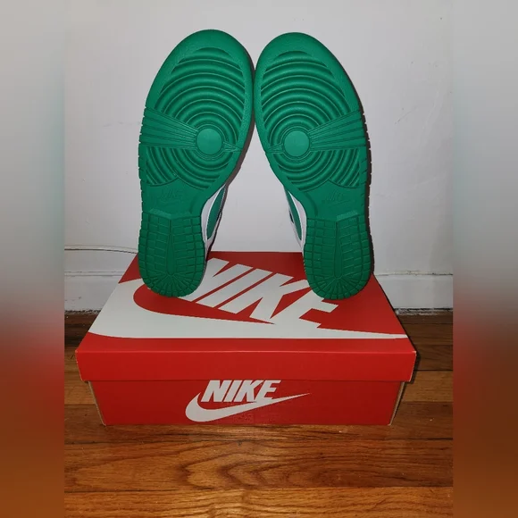 Nike Dunk Hi Retro Bttys - Picture 8 of 9